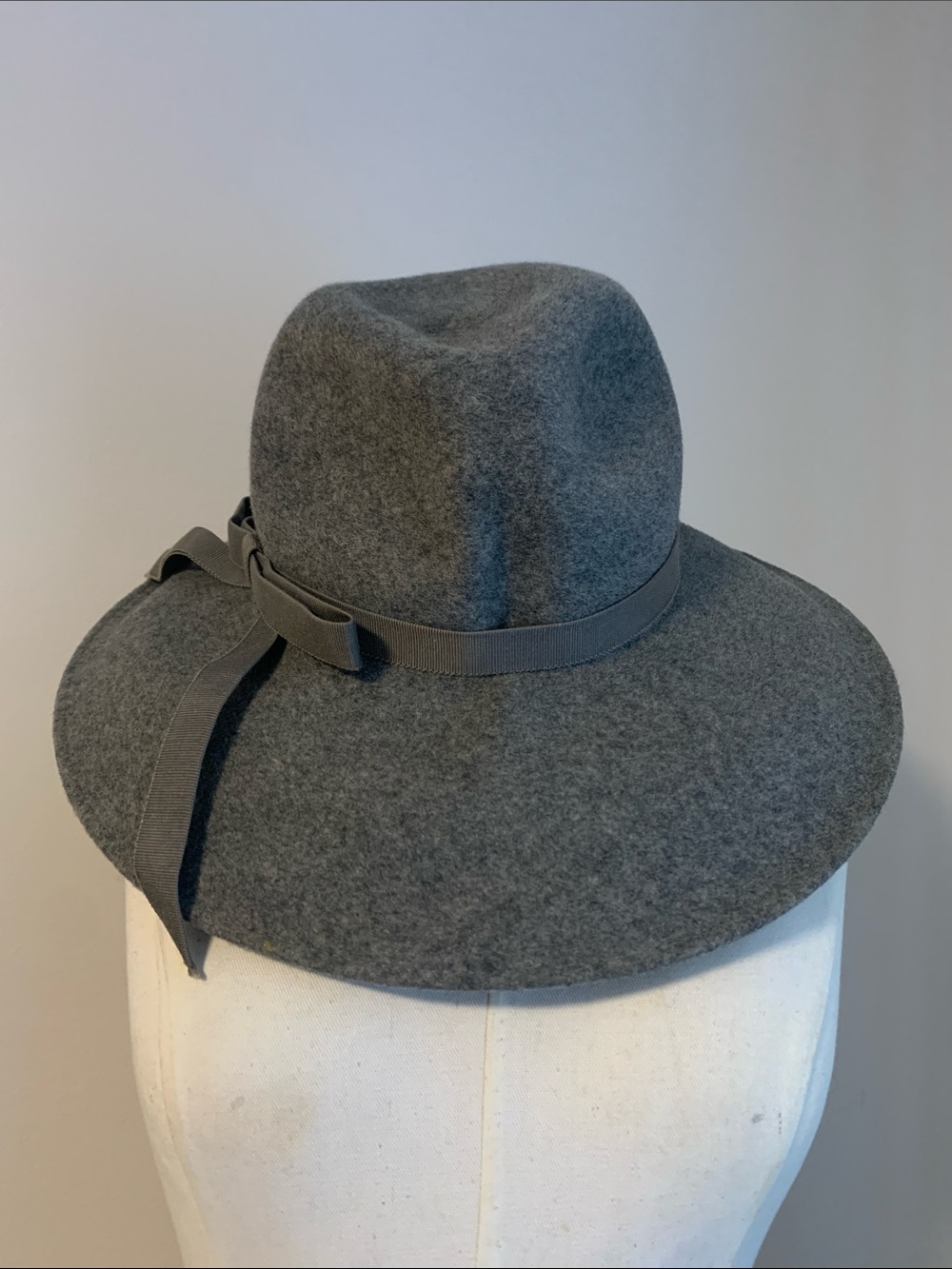 Vintage Henry Pollak wool womans hat